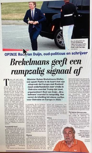 Kan een afbeelding zijn van 3 mensen en tekst